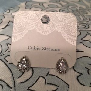 BRAND NEW • Cubic Zirconia teardrop style earrings